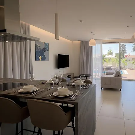 فيلة Napa Seaview *