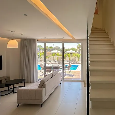 וילה Napa Seaview איה נאפה